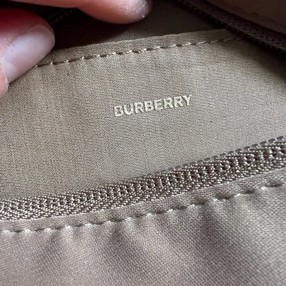 Burberry Hero Travel Bag - Picture 4 of 6